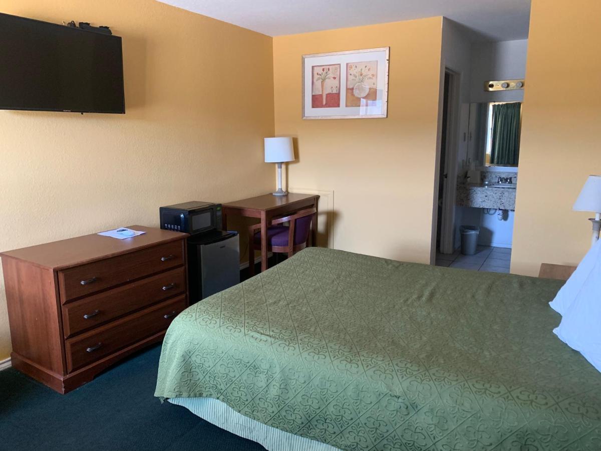 La Vista Inn Кловис Екстериор снимка
