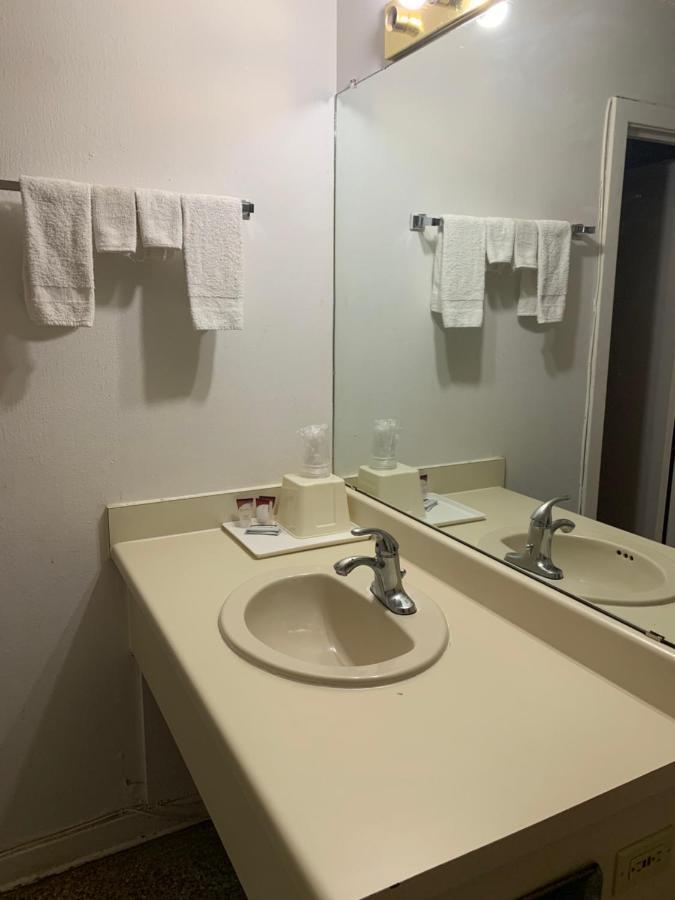 La Vista Inn Кловис Екстериор снимка